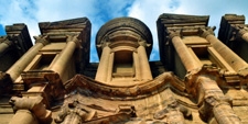 Detalle de la Tumba del Monasterio en Petra - Agencia Viajes Próximo Oriente