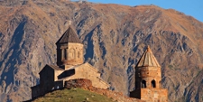 Iglesia de la Trinidad en Gergeti (Georgia) – Agencia Viajes Próximo Oriente